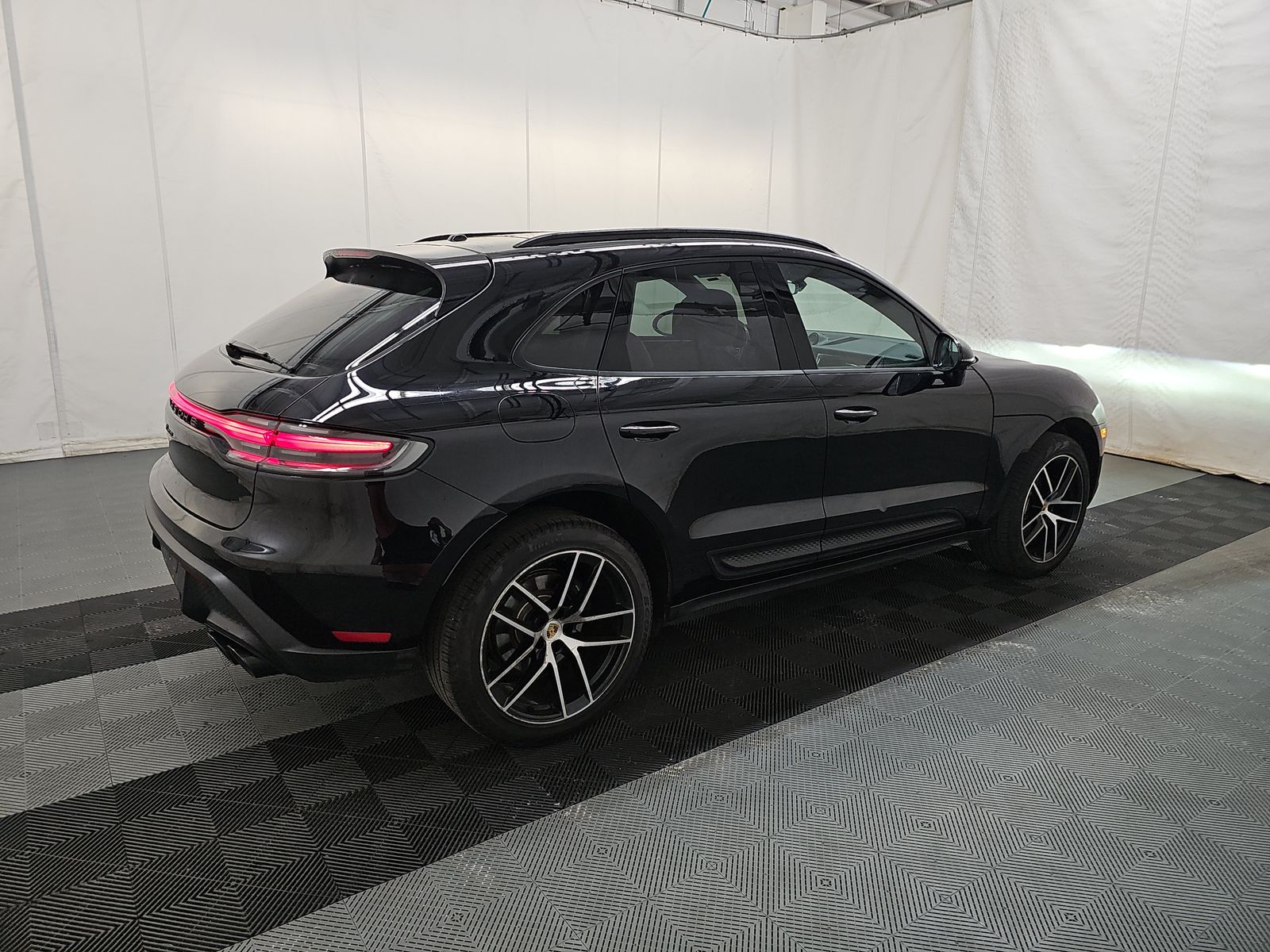 2023 Porsche Macan Base AWD
