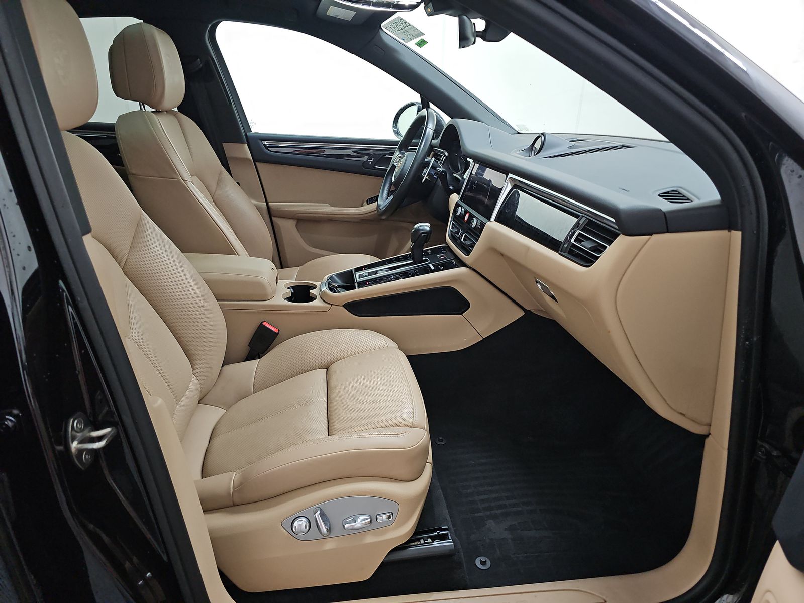 2023 Porsche Macan Base AWD