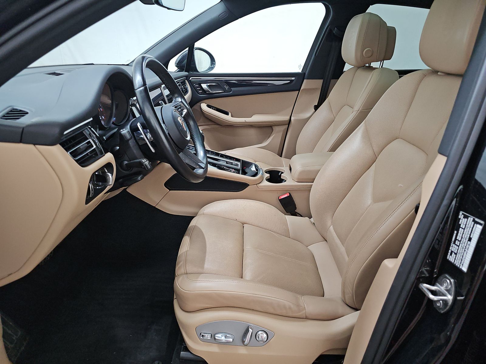 2023 Porsche Macan Base AWD