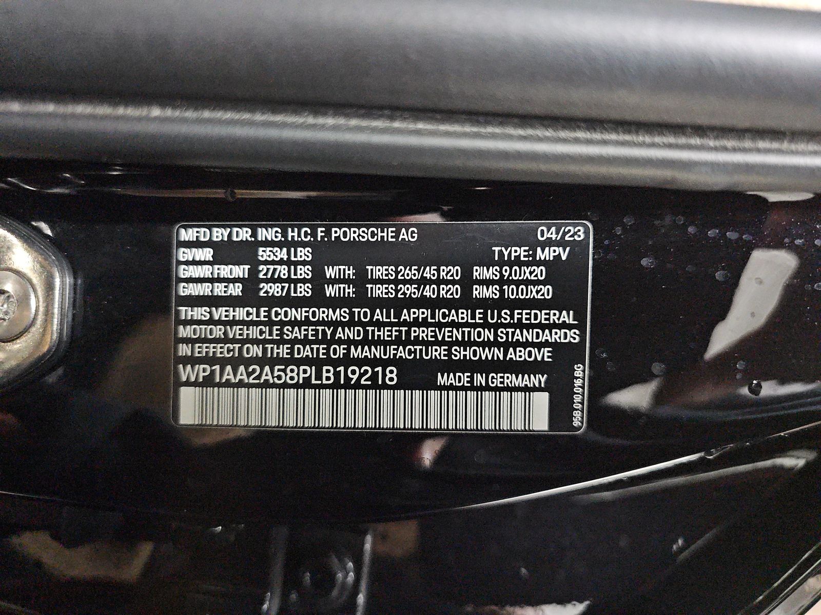 2023 Porsche Macan Base AWD