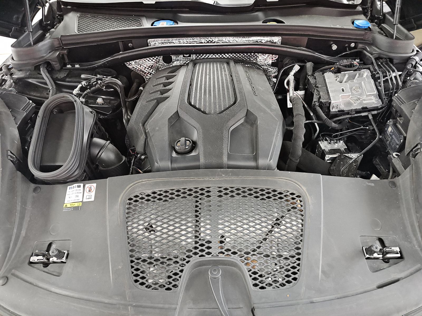 2023 Porsche Macan Base AWD