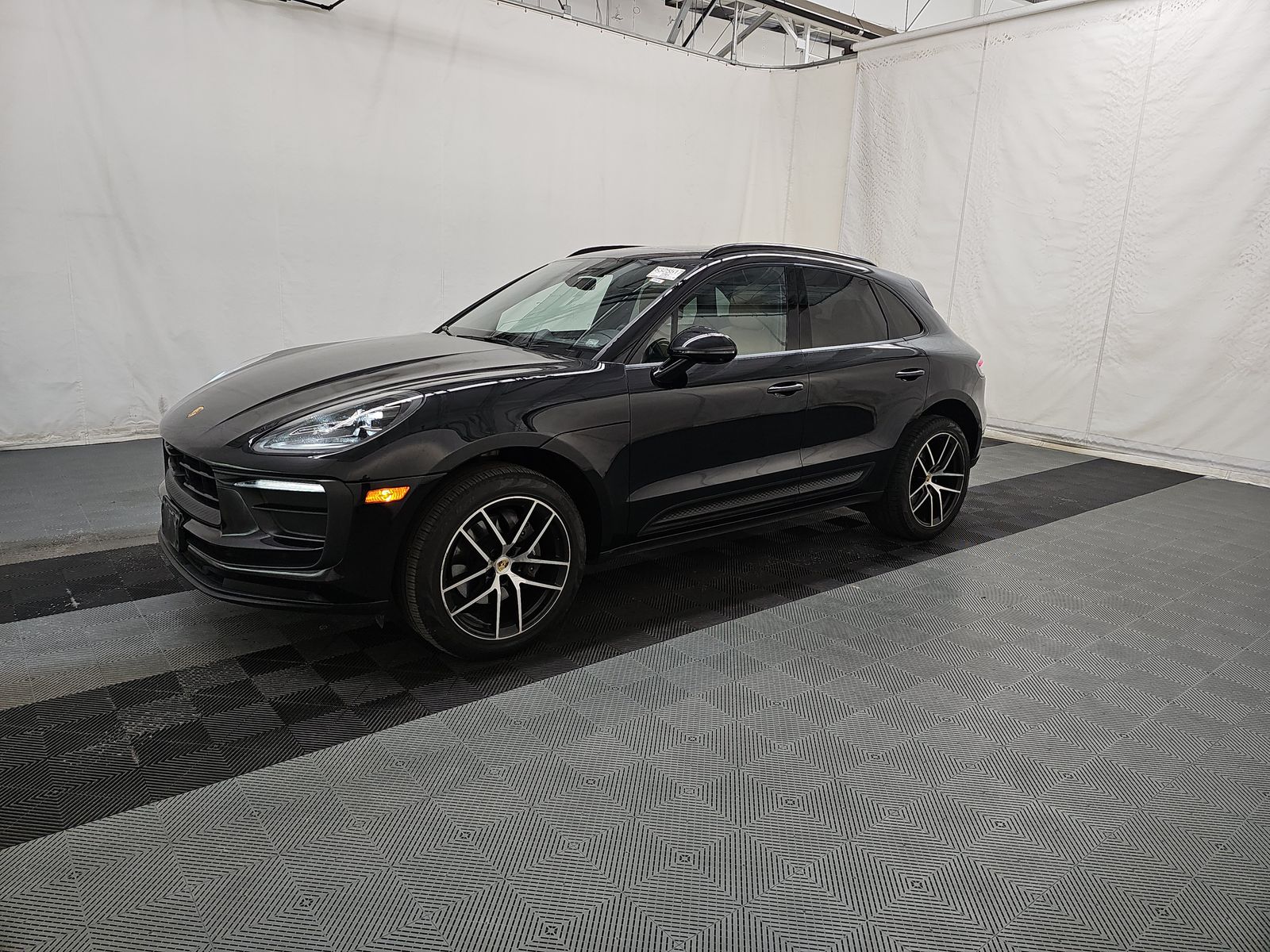 2023 Porsche Macan Base AWD