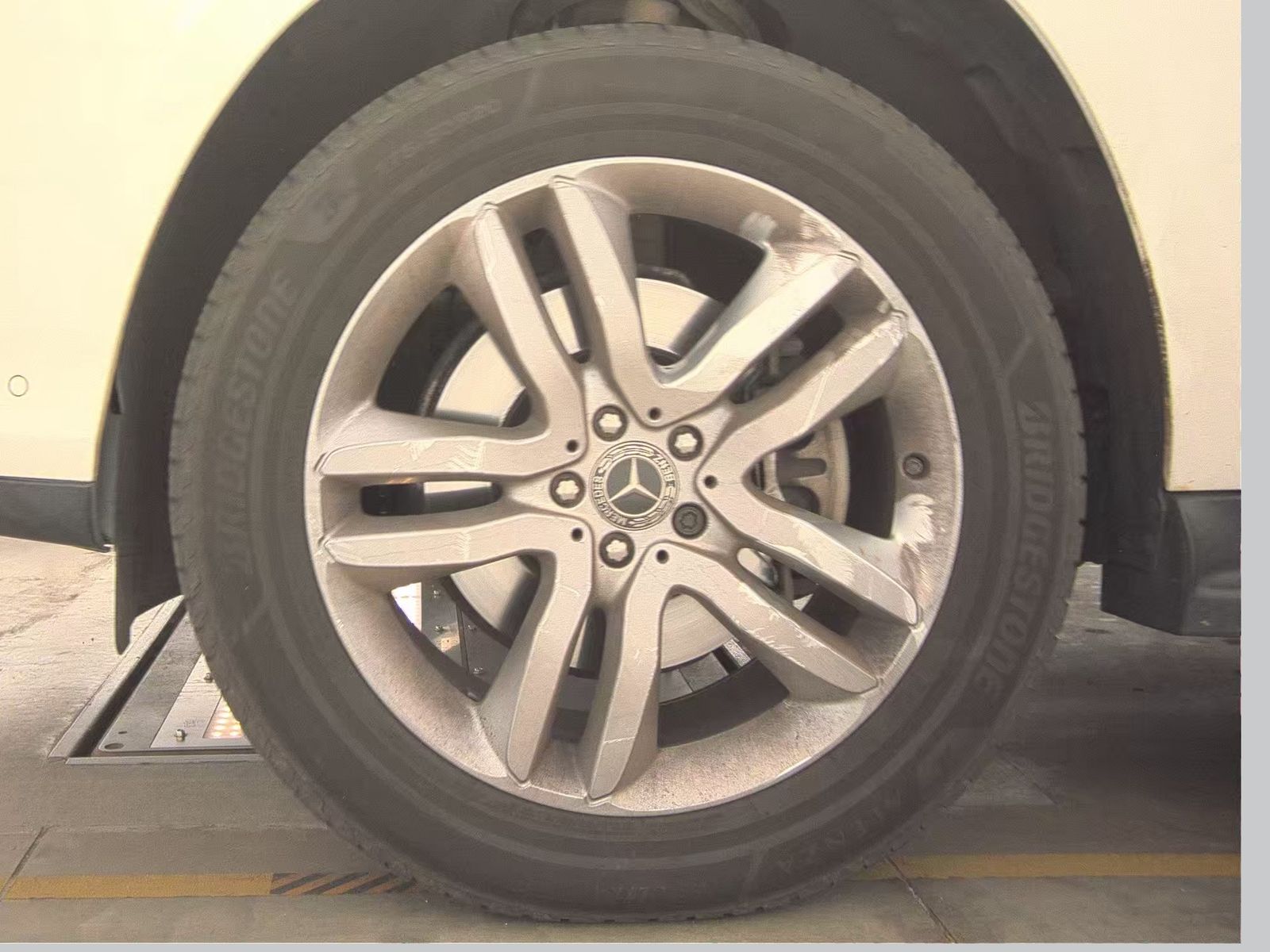 MERCEDES-BENZ GLS - 10