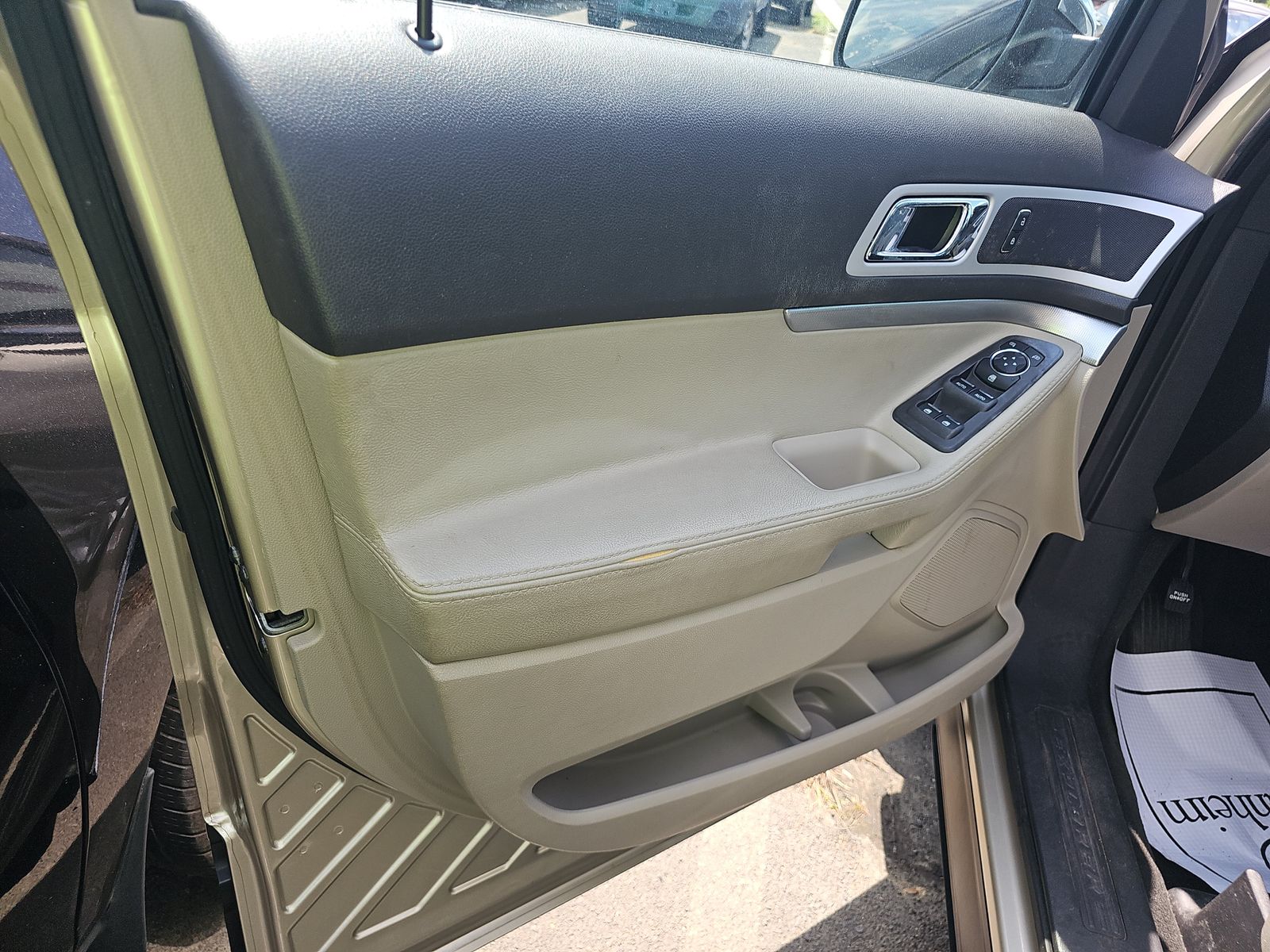 FORD EXPLORER - 10