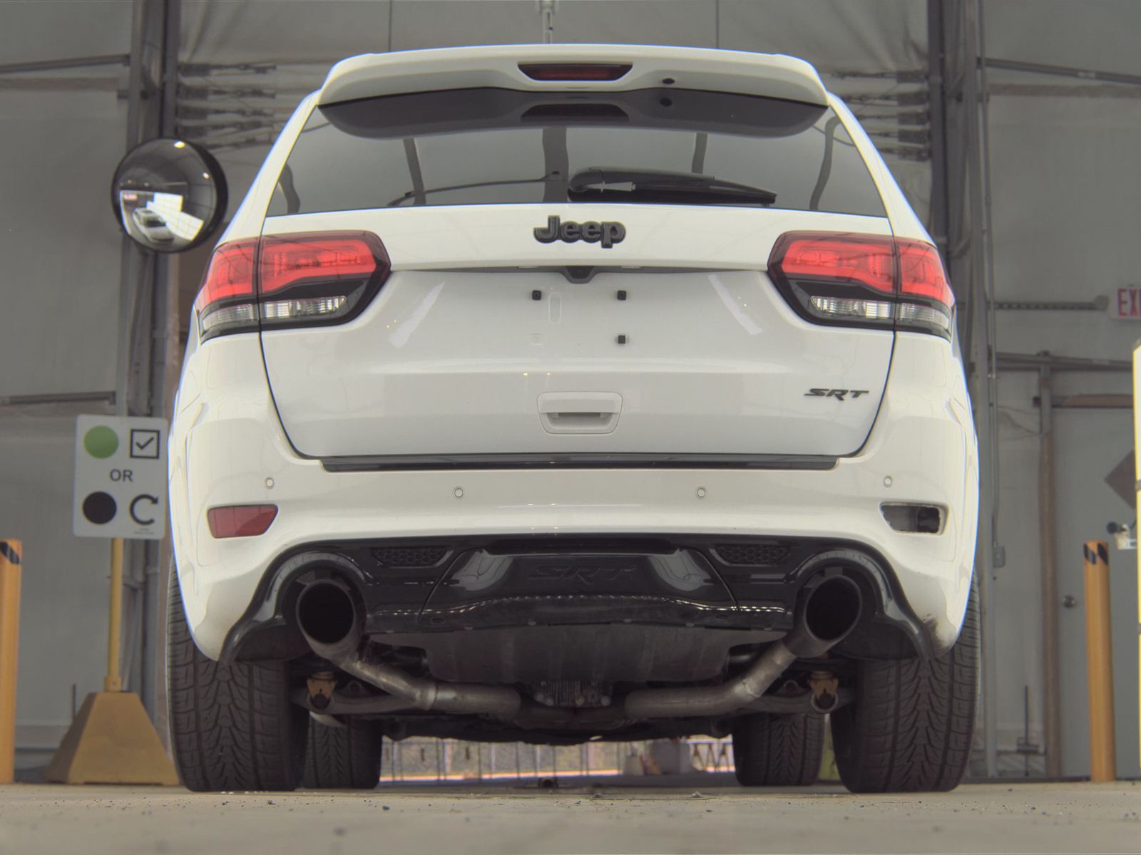 JEEP SRT - 8