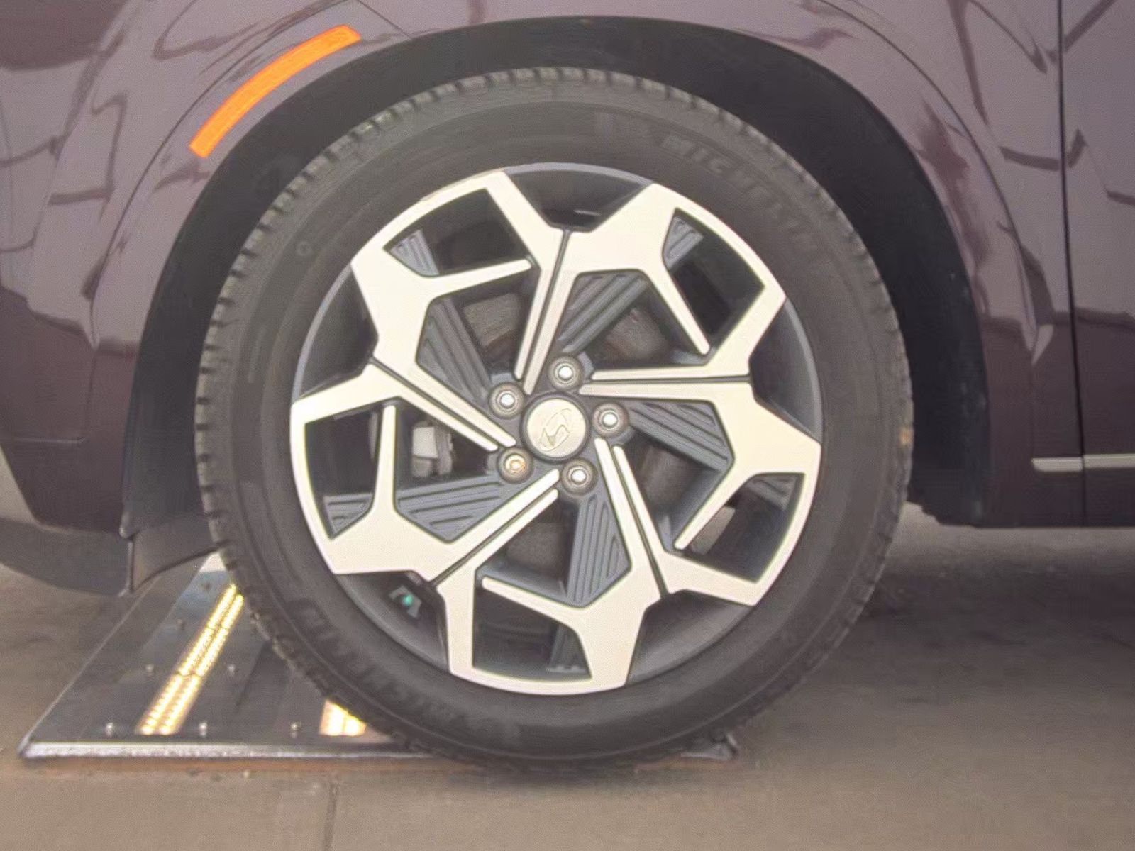 HYUNDAI CALLIGRAPH - 10