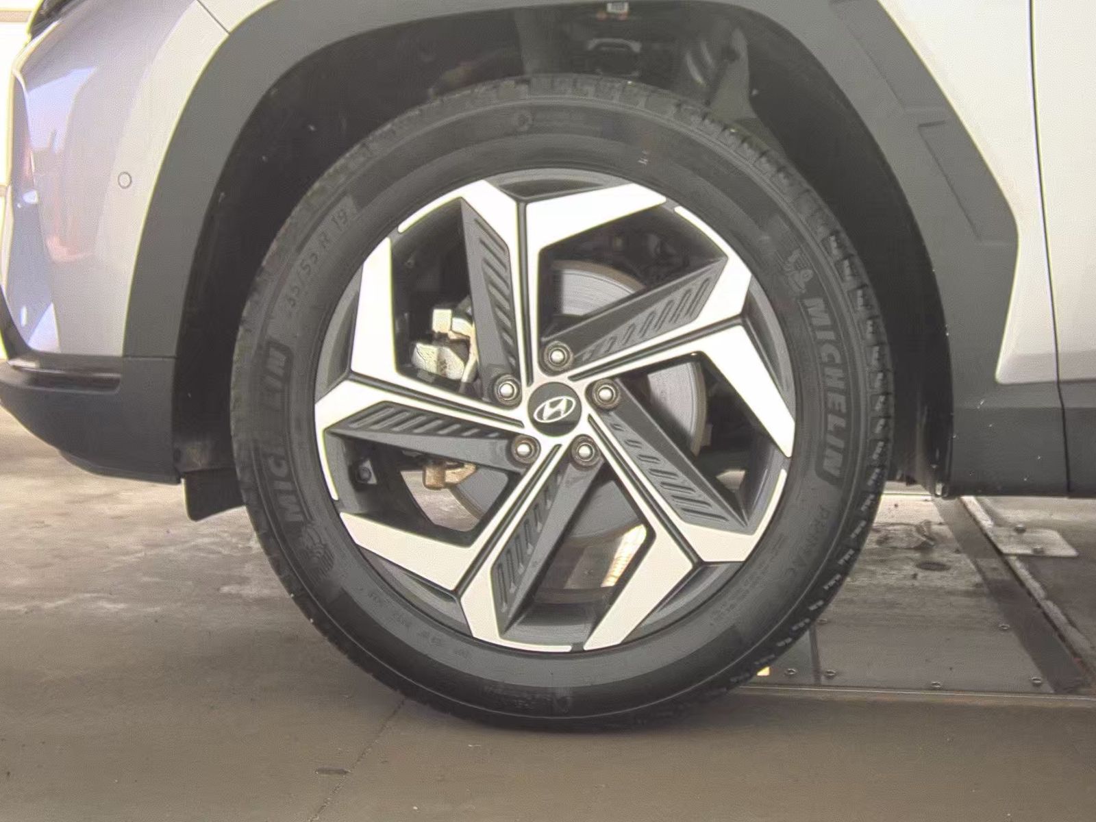 HYUNDAI LIMITED - 10