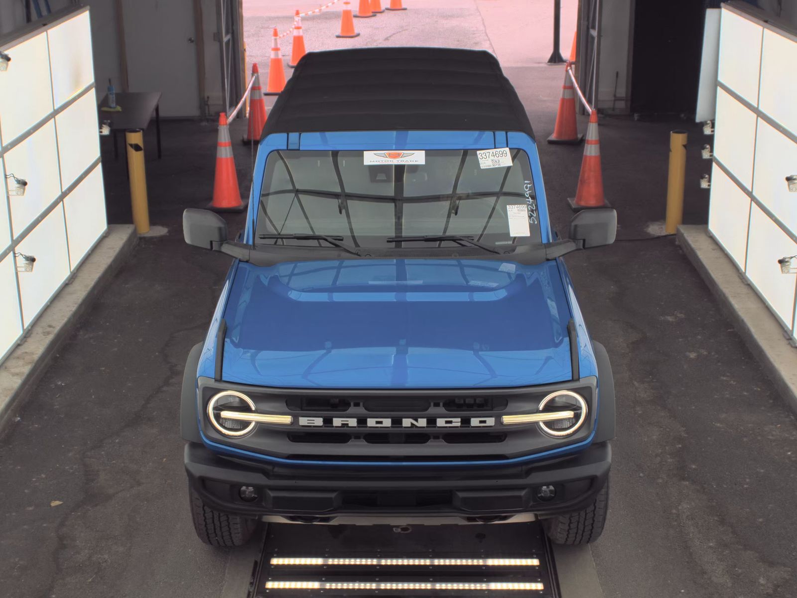 FORD BRONCO - 3