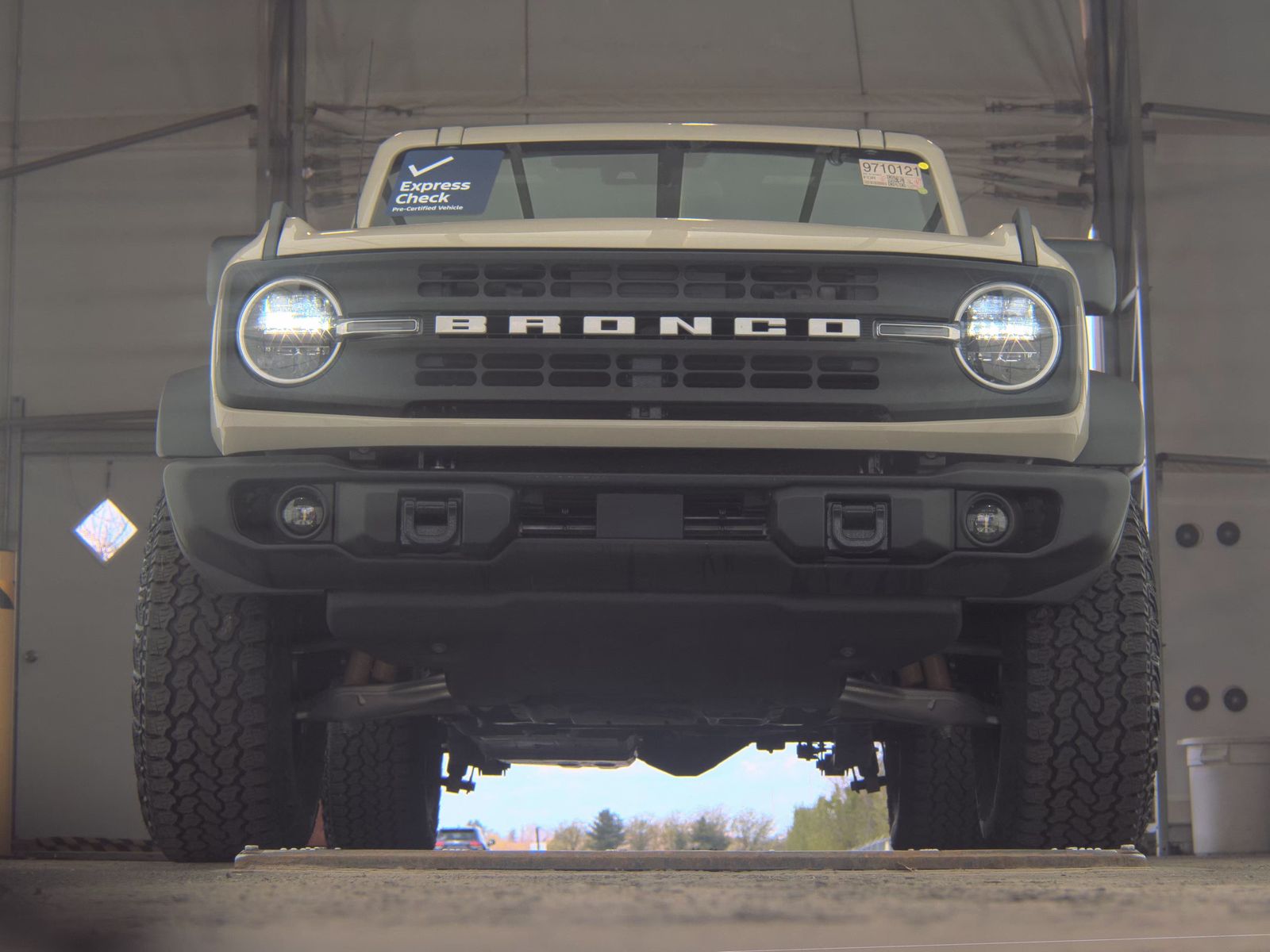 FORD BRONCO - 4