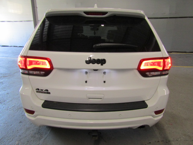JEEP LAREDO E - 6