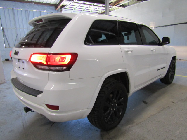 JEEP LAREDO E - 7