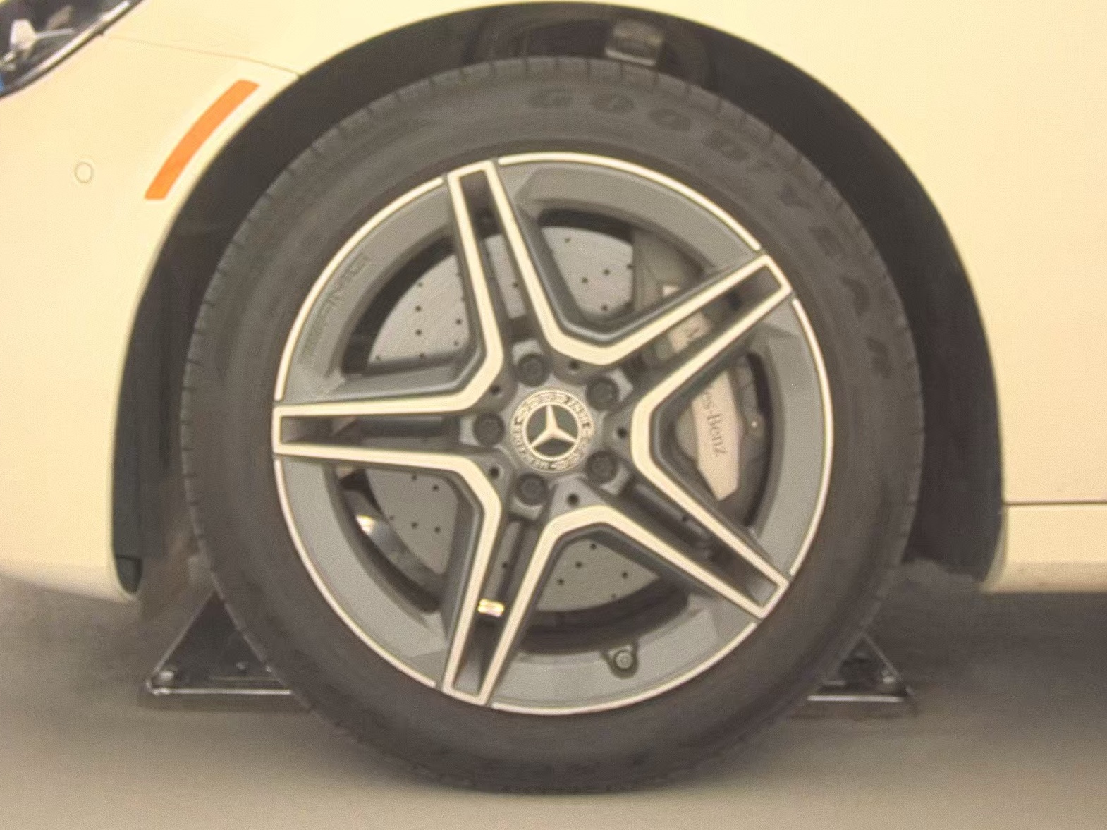 MERCEDES-BENZ E-CLASS - 10