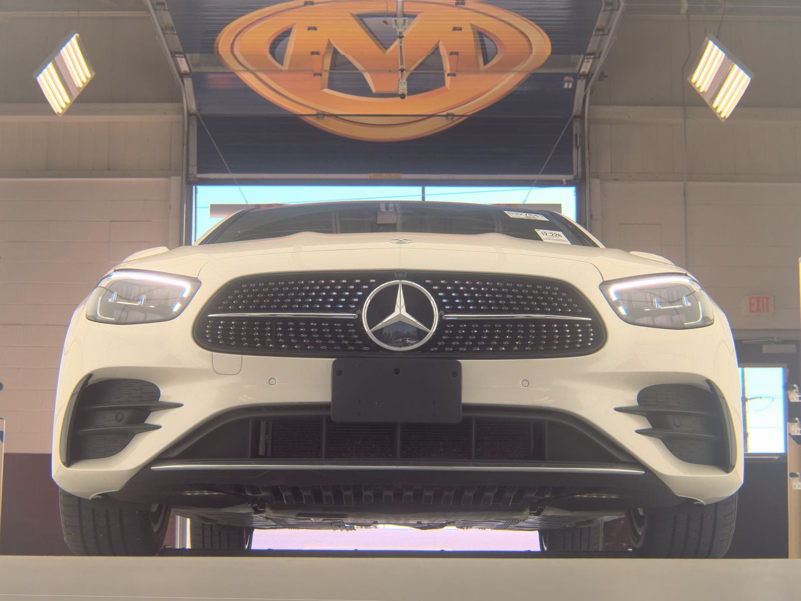 MERCEDES-BENZ E-CLASS - 4