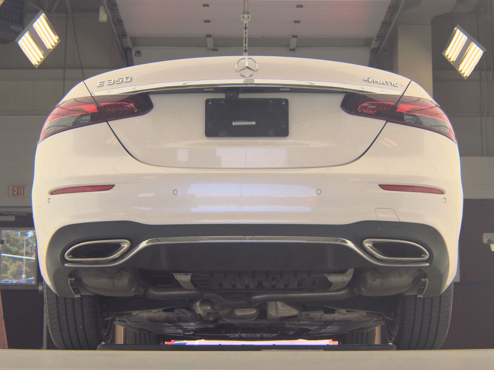 MERCEDES-BENZ E-CLASS - 8