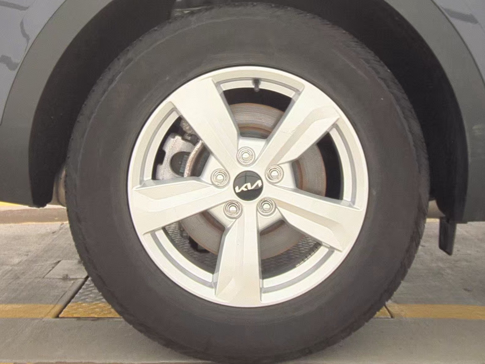 2025 Kia Sorento LX FWD