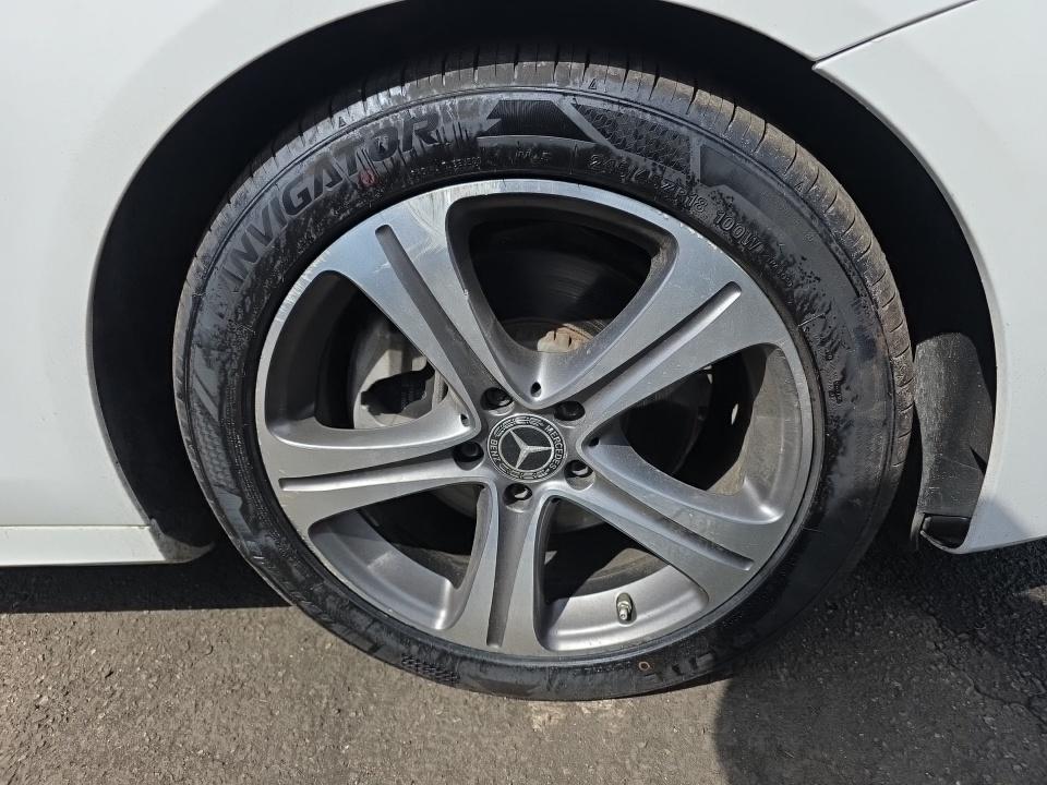 MERCEDES-BENZ E-CLASS - 10