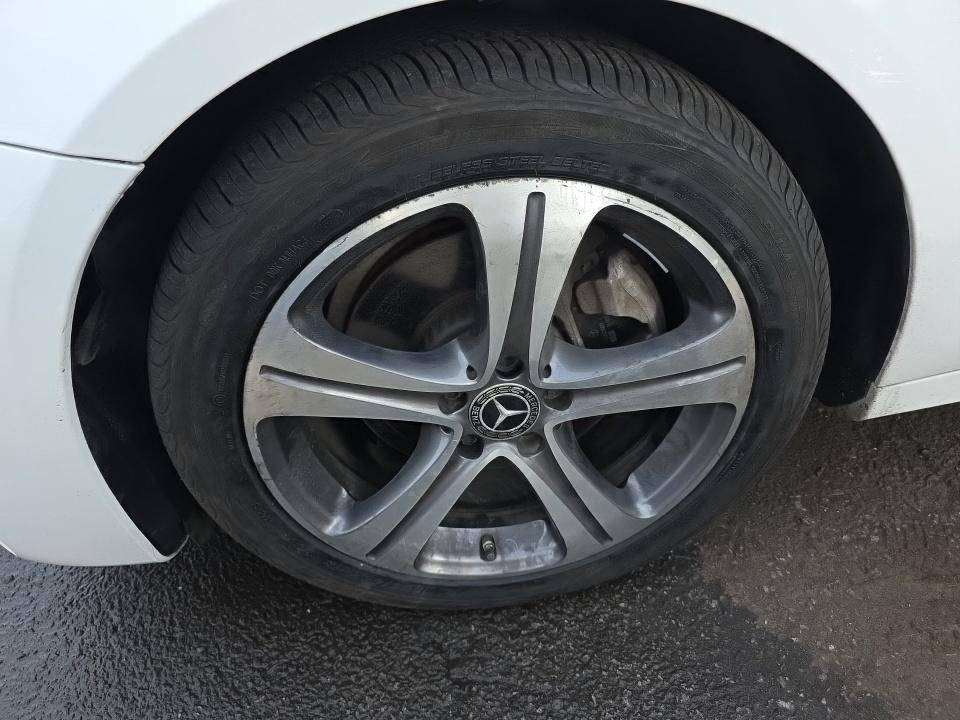 MERCEDES-BENZ E-CLASS - 9