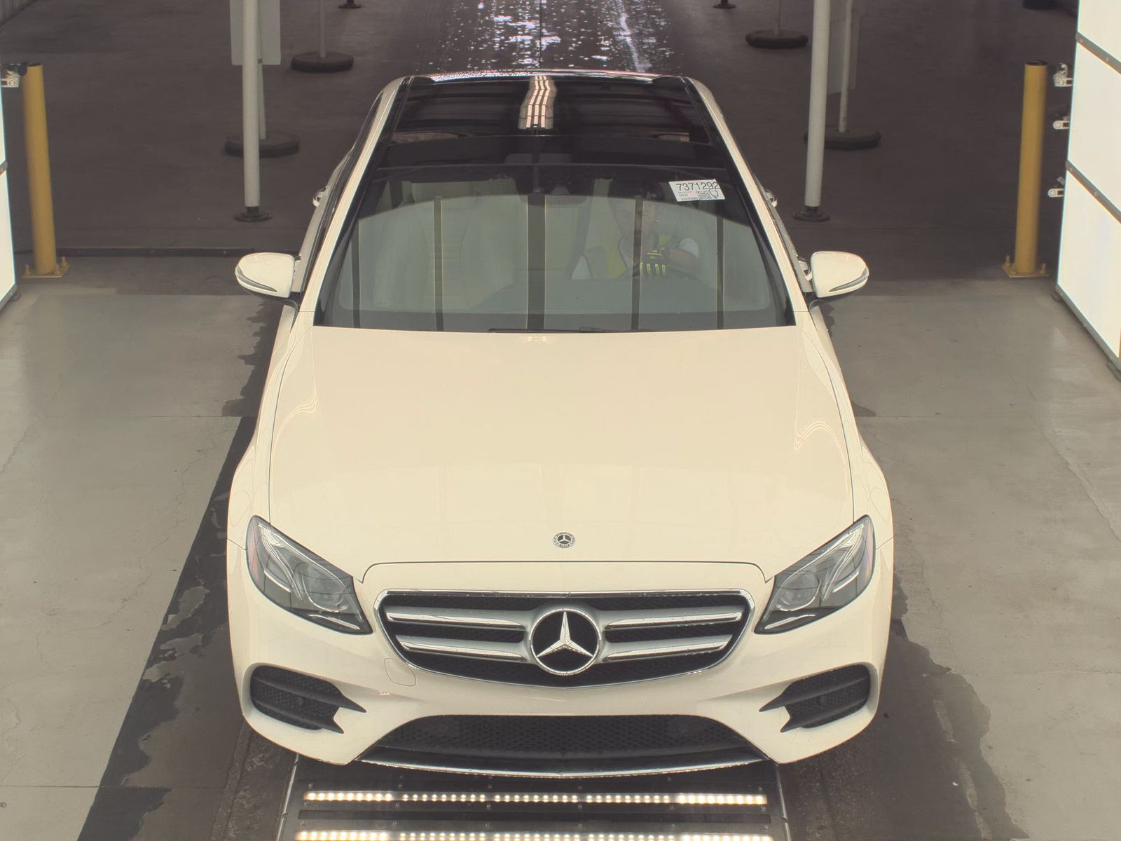 MERCEDES-BENZ E-CLASS - 3