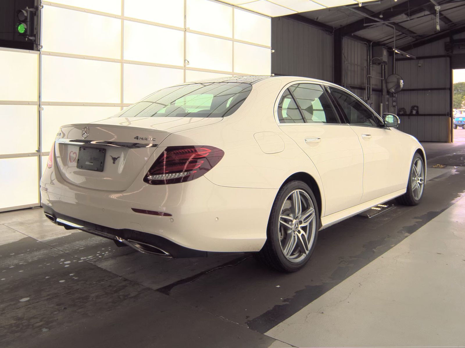 MERCEDES-BENZ E-CLASS - 6