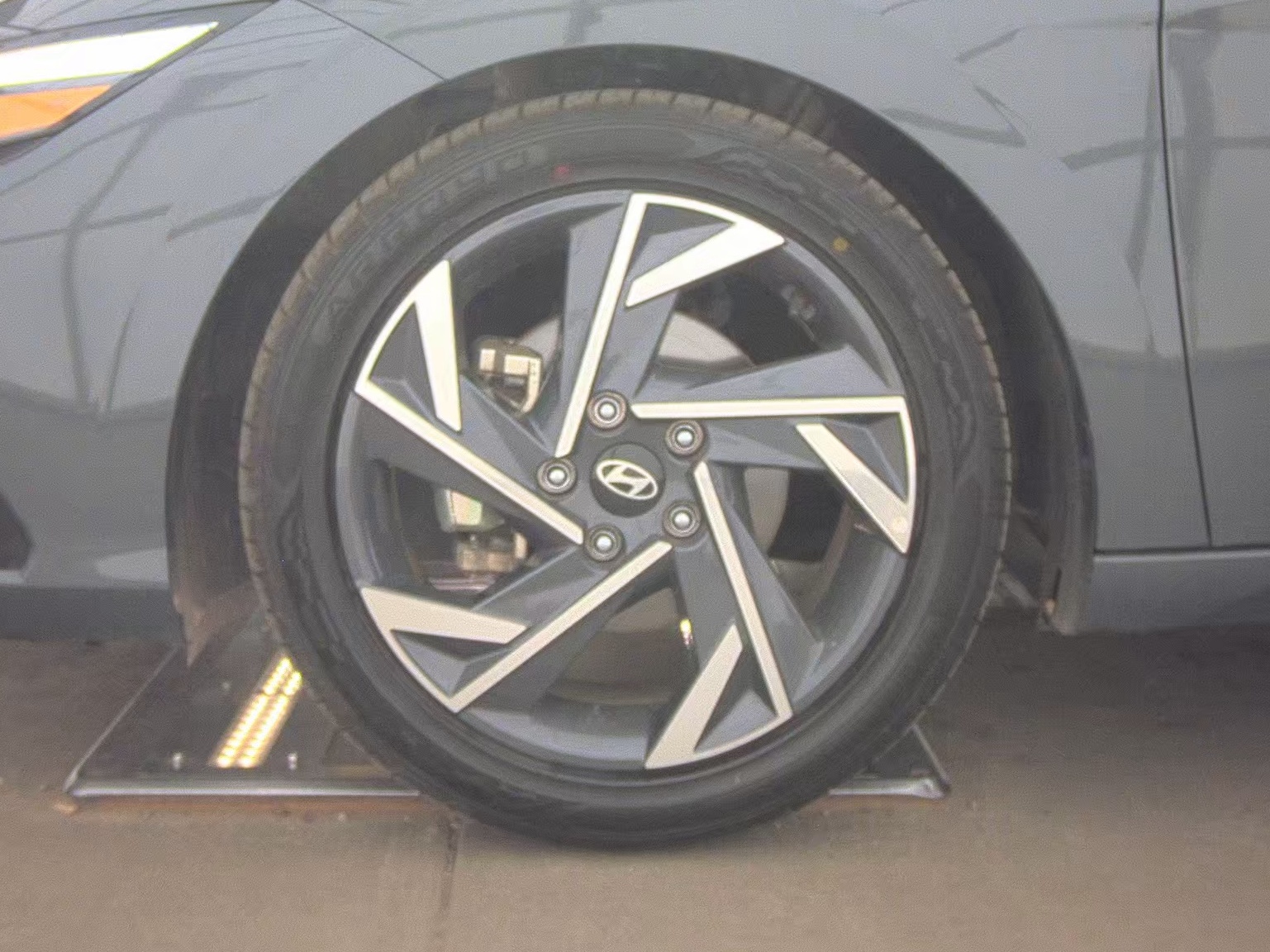 HYUNDAI LIMITED - 10