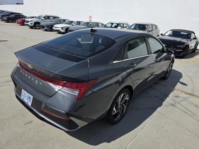 HYUNDAI SEL CONVENIENCE - 3