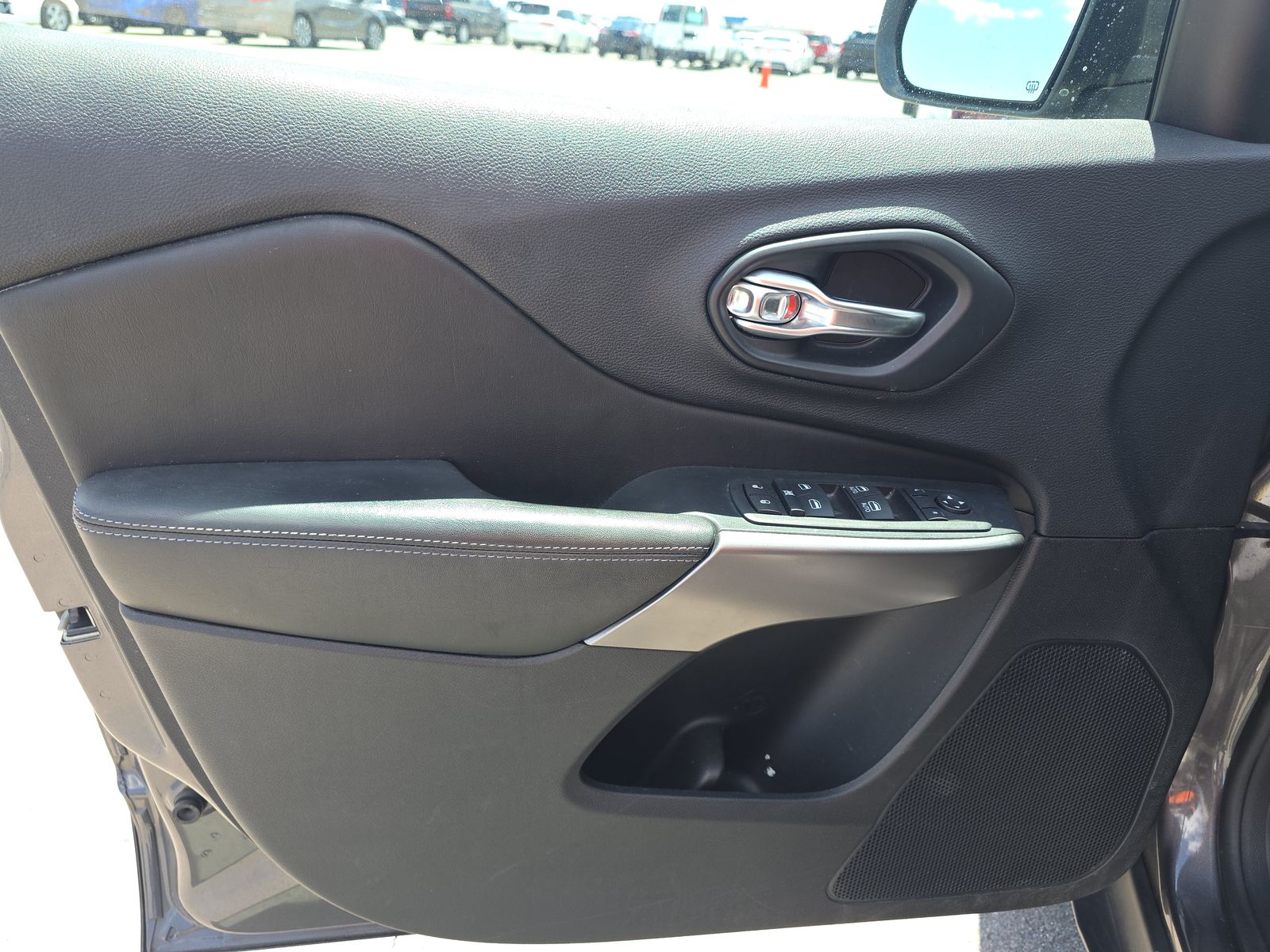 JEEP LATITUDE PLUS - 10