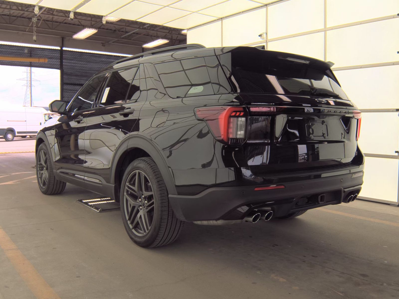FORD EXPLORER - 9
