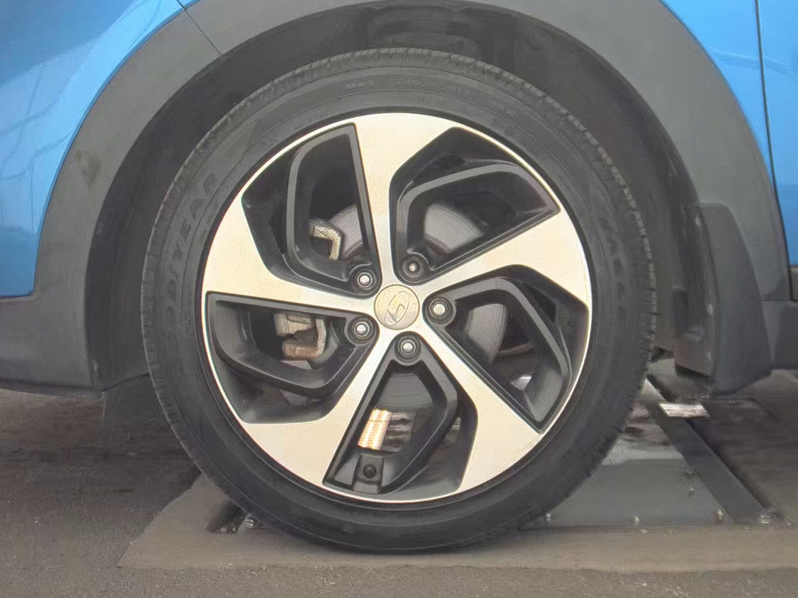 HYUNDAI LIMITED - 10