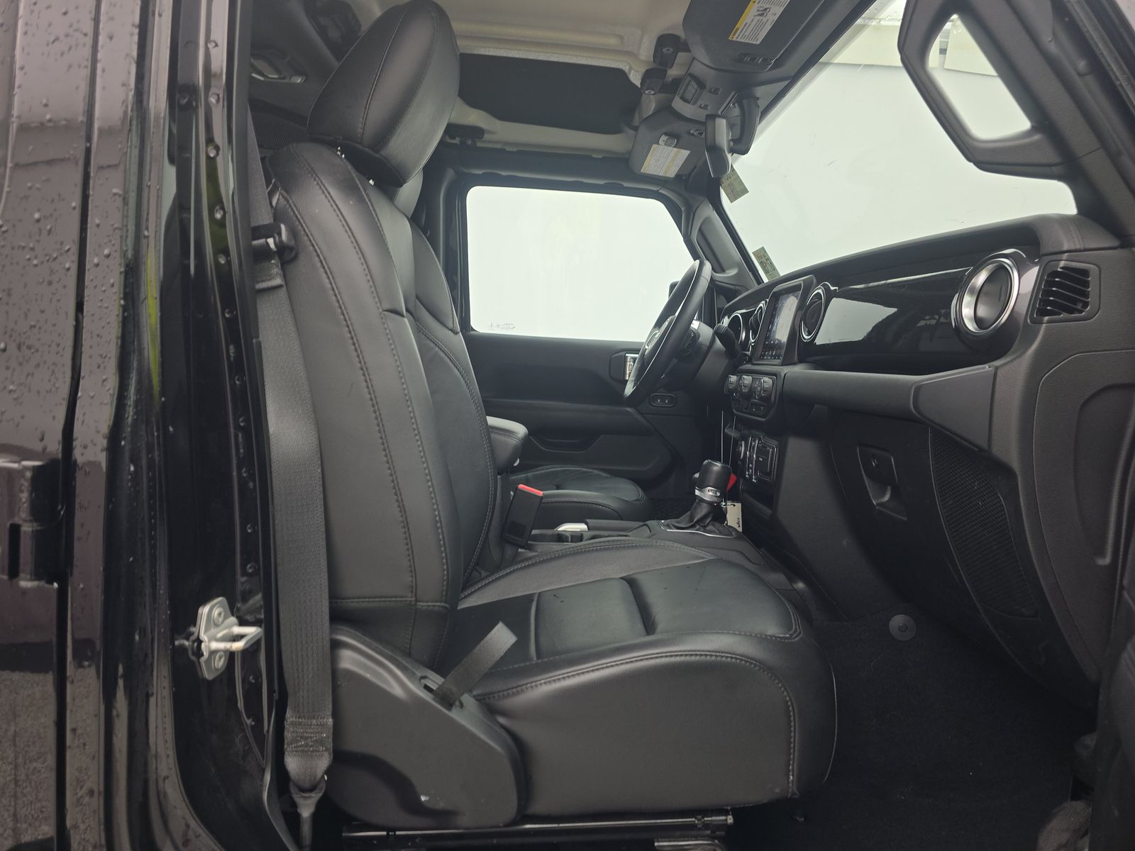 JEEP UNLIMITED SAHARA ALTITUDE EDITION - 9