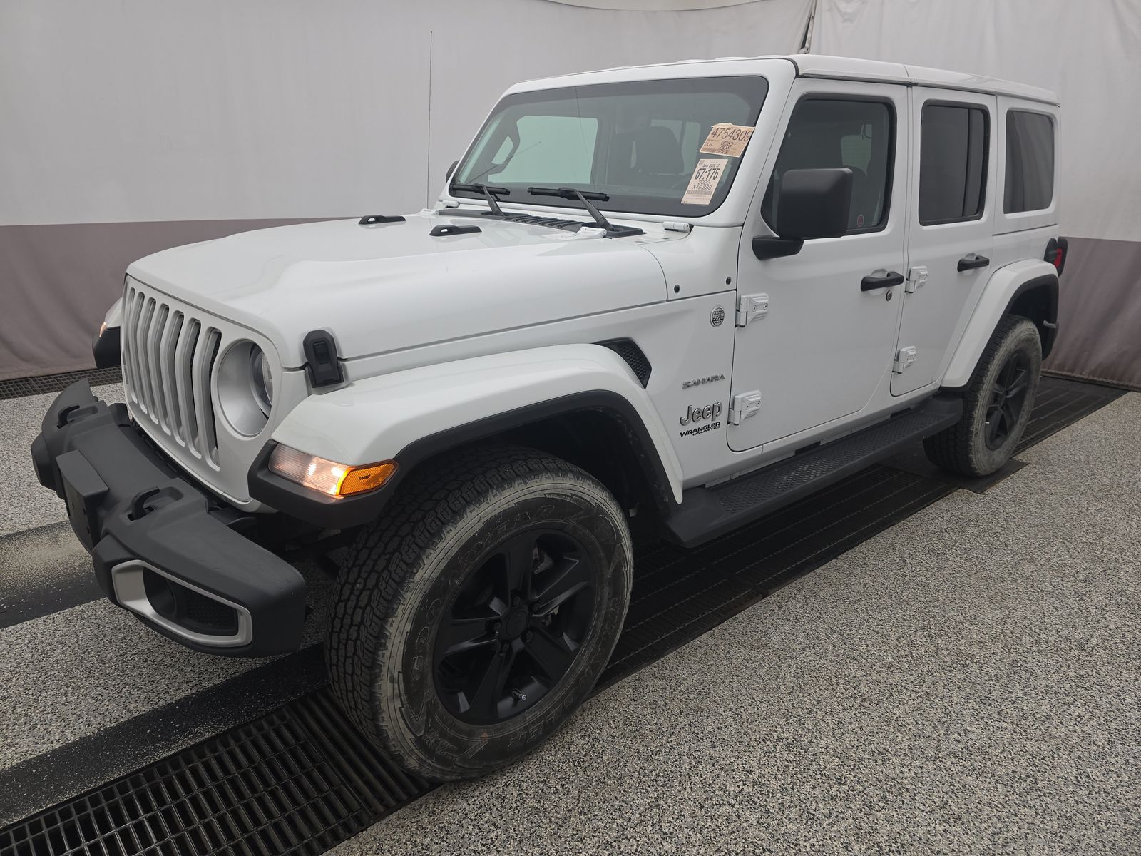 JEEP UNLIMITED SAHARA - 1