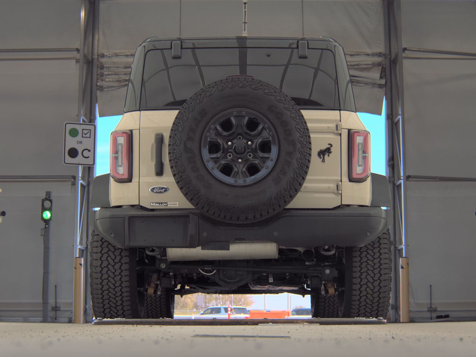 FORD BRONCO - 8
