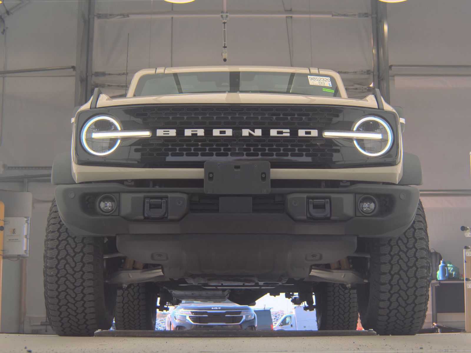 FORD BRONCO - 4