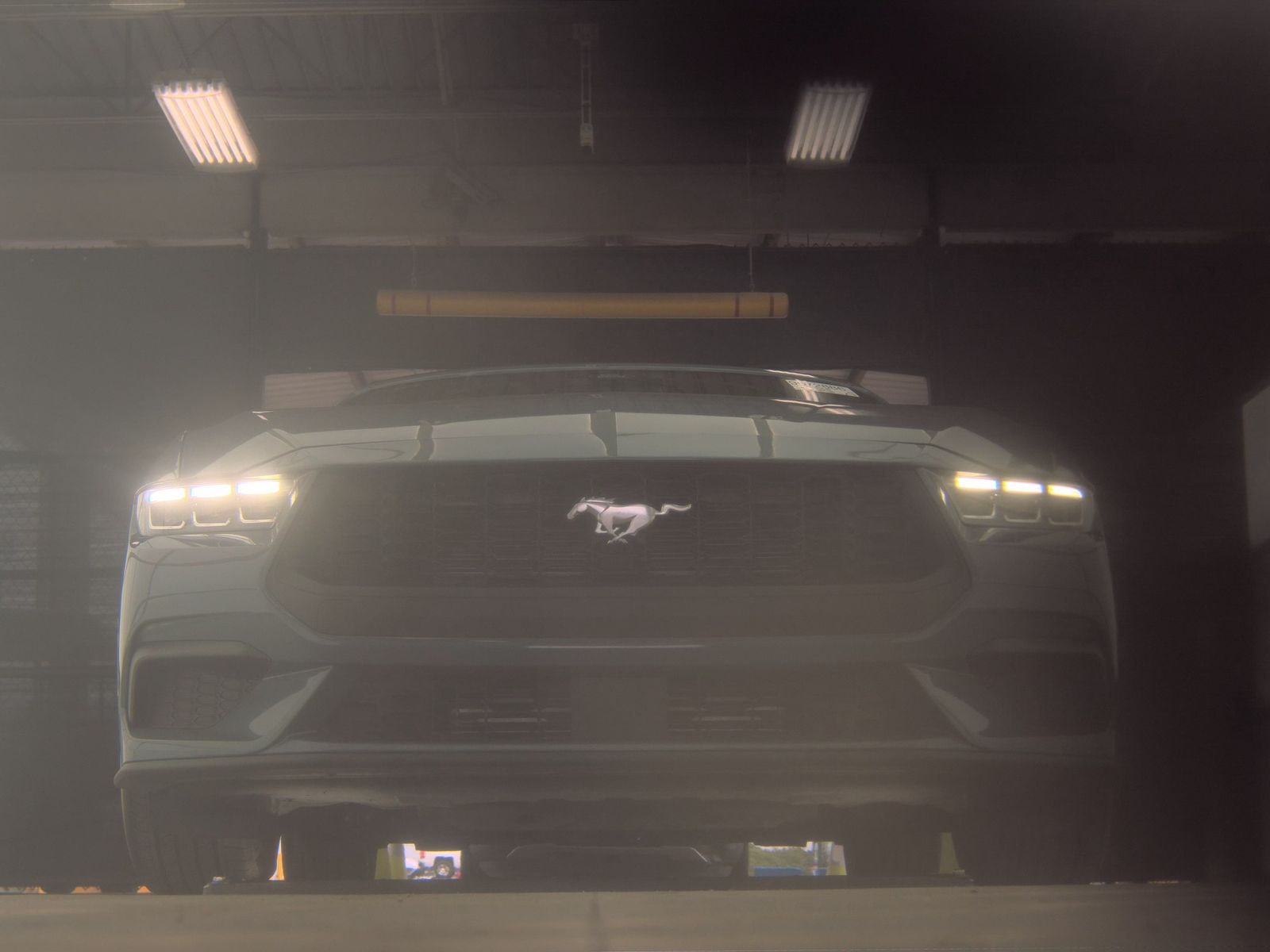 FORD MUSTANG - 4