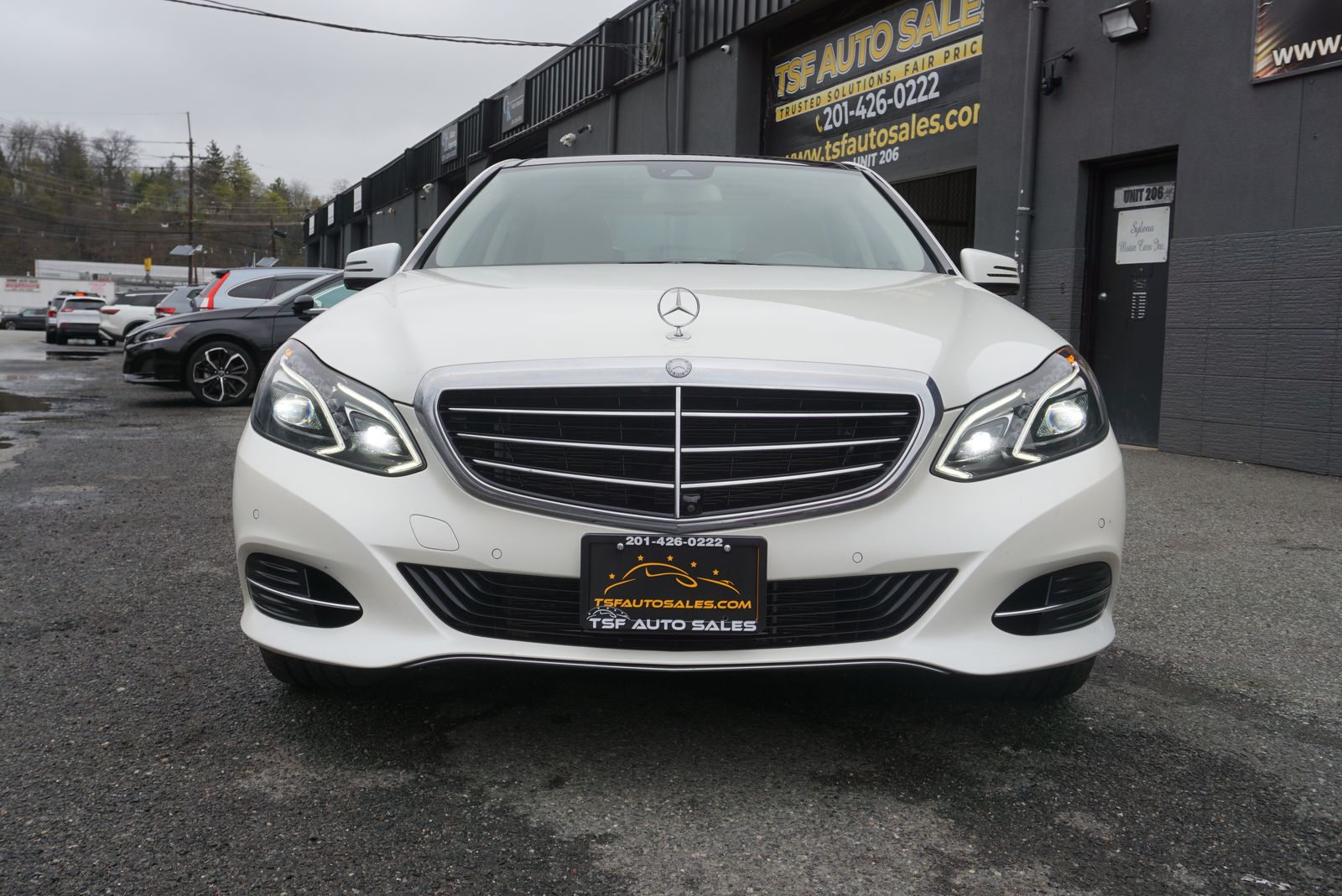 MERCEDES-BENZ E-CLASS - 4