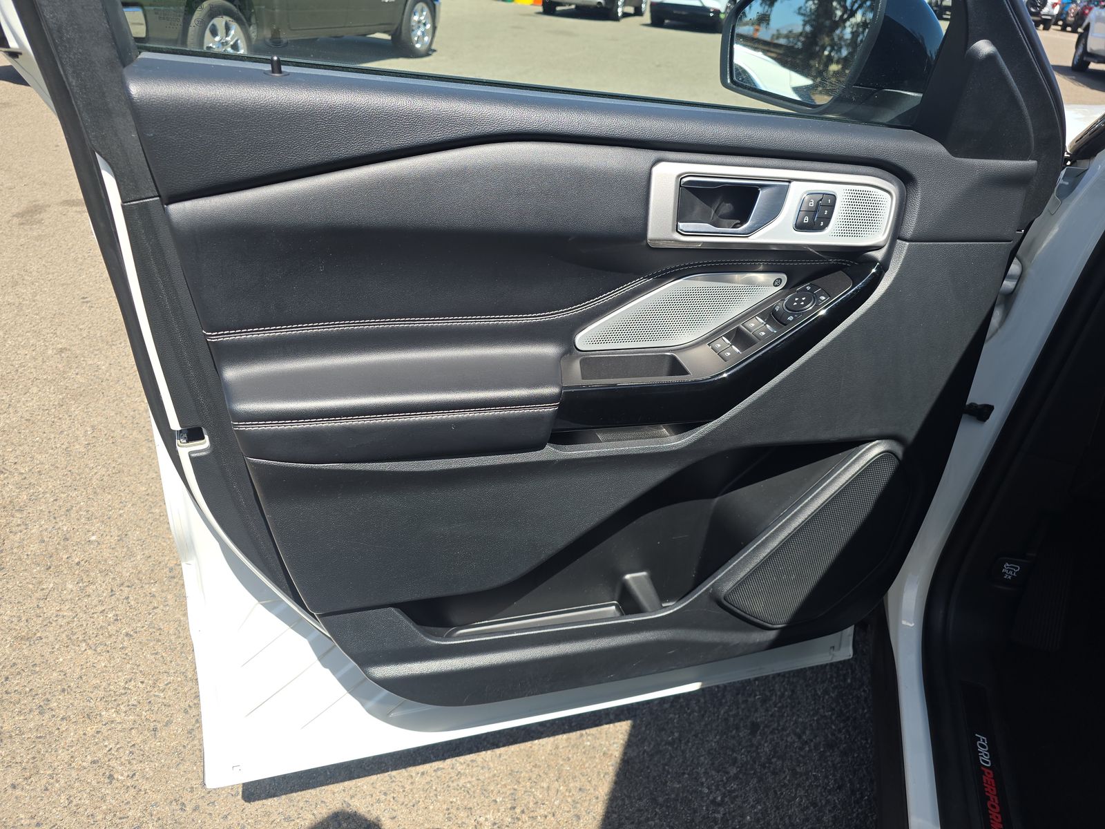 FORD EXPLORER - 10