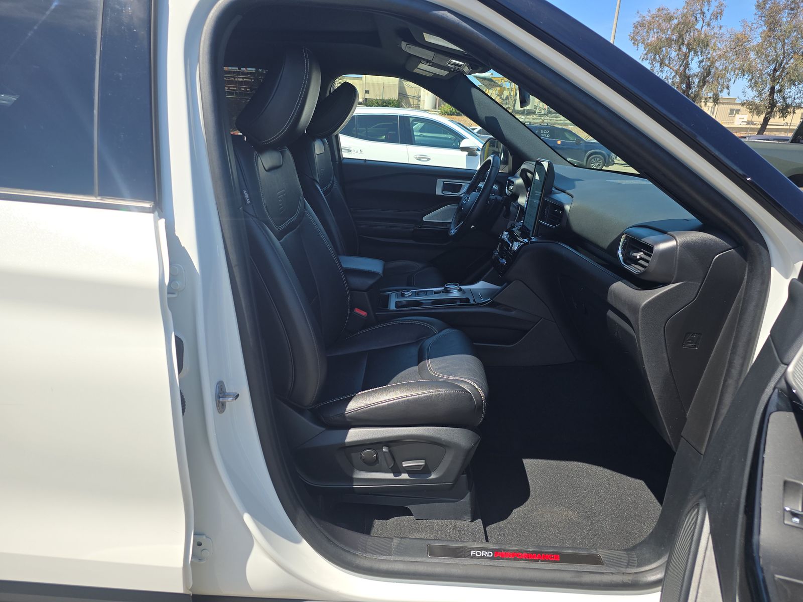 FORD EXPLORER - 9