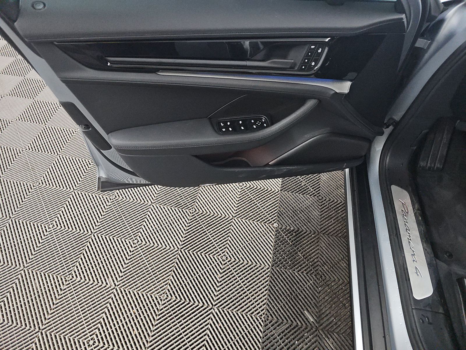 PORSCHE CAYENNE - 10