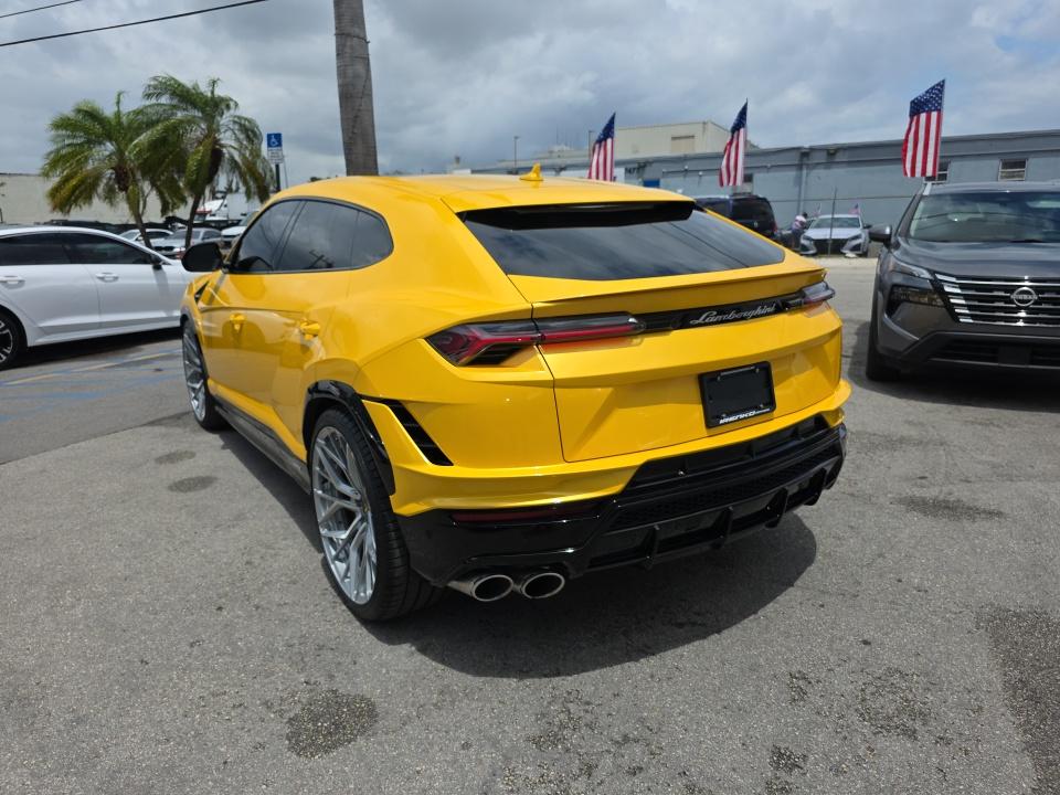 2023 Lamborghini Urus S AWD