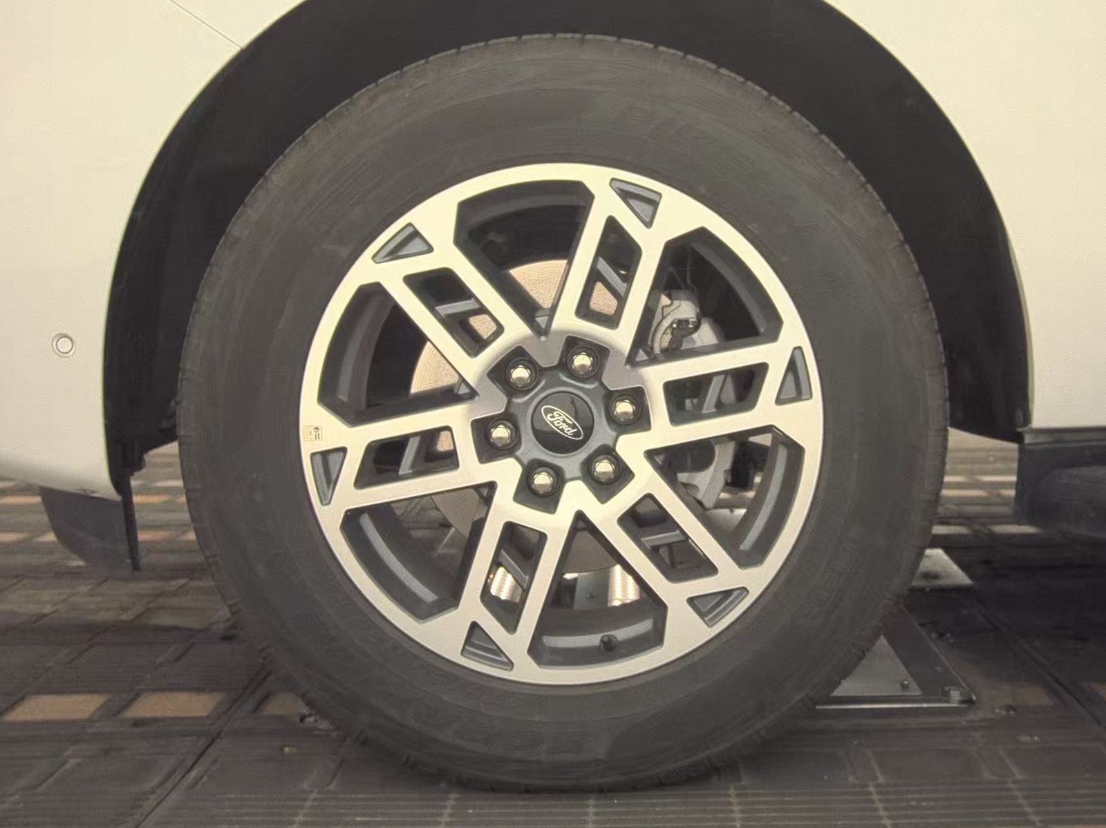 FORD EXPEDITION - 10