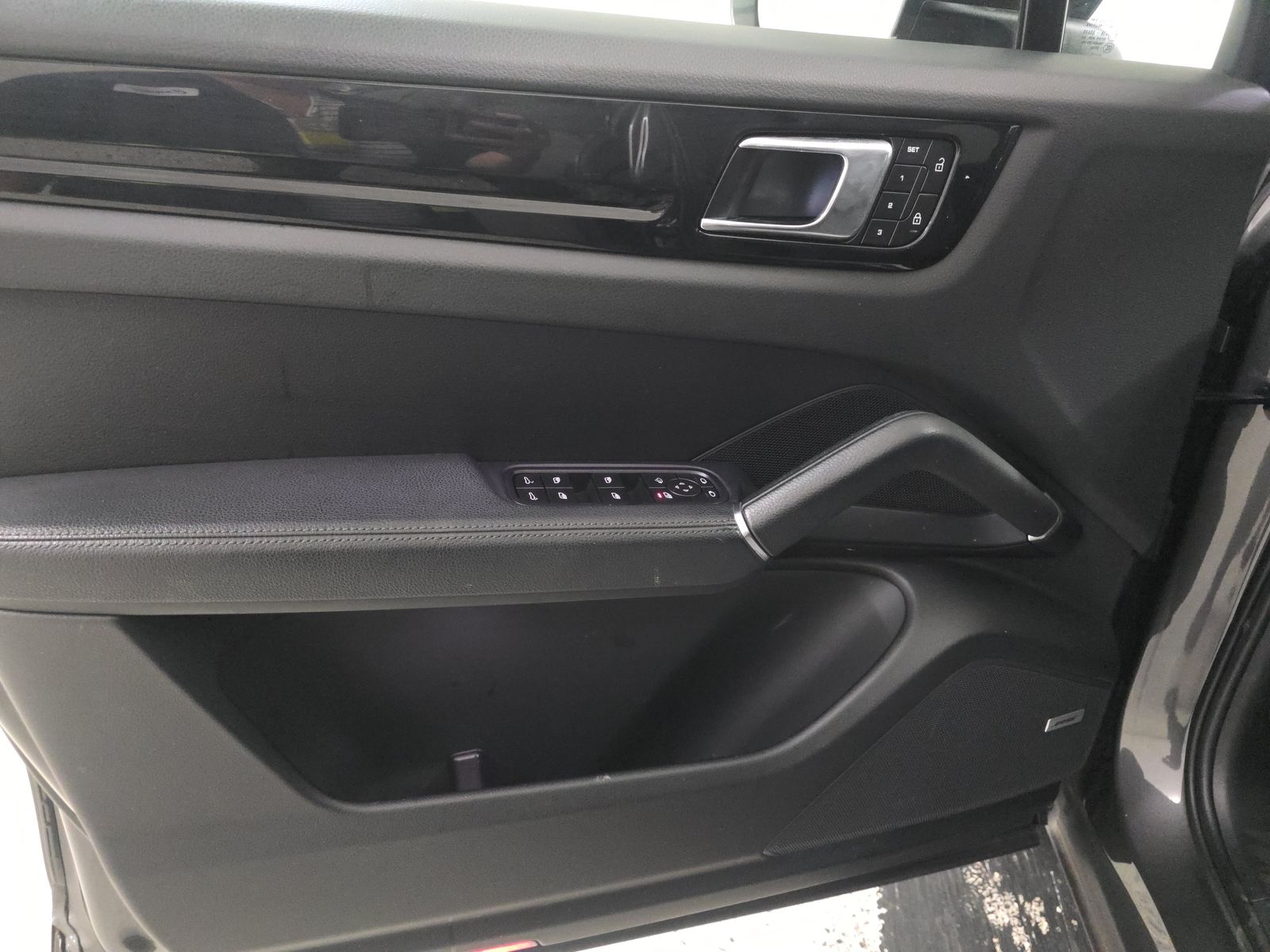 PORSCHE CAYENNE - 10