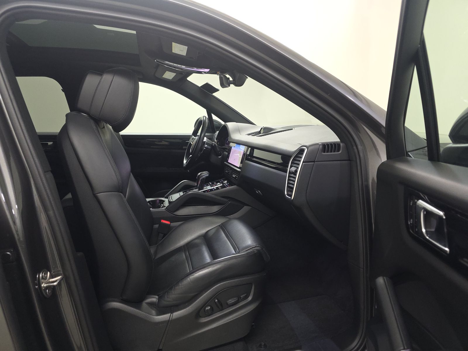 PORSCHE CAYENNE - 9