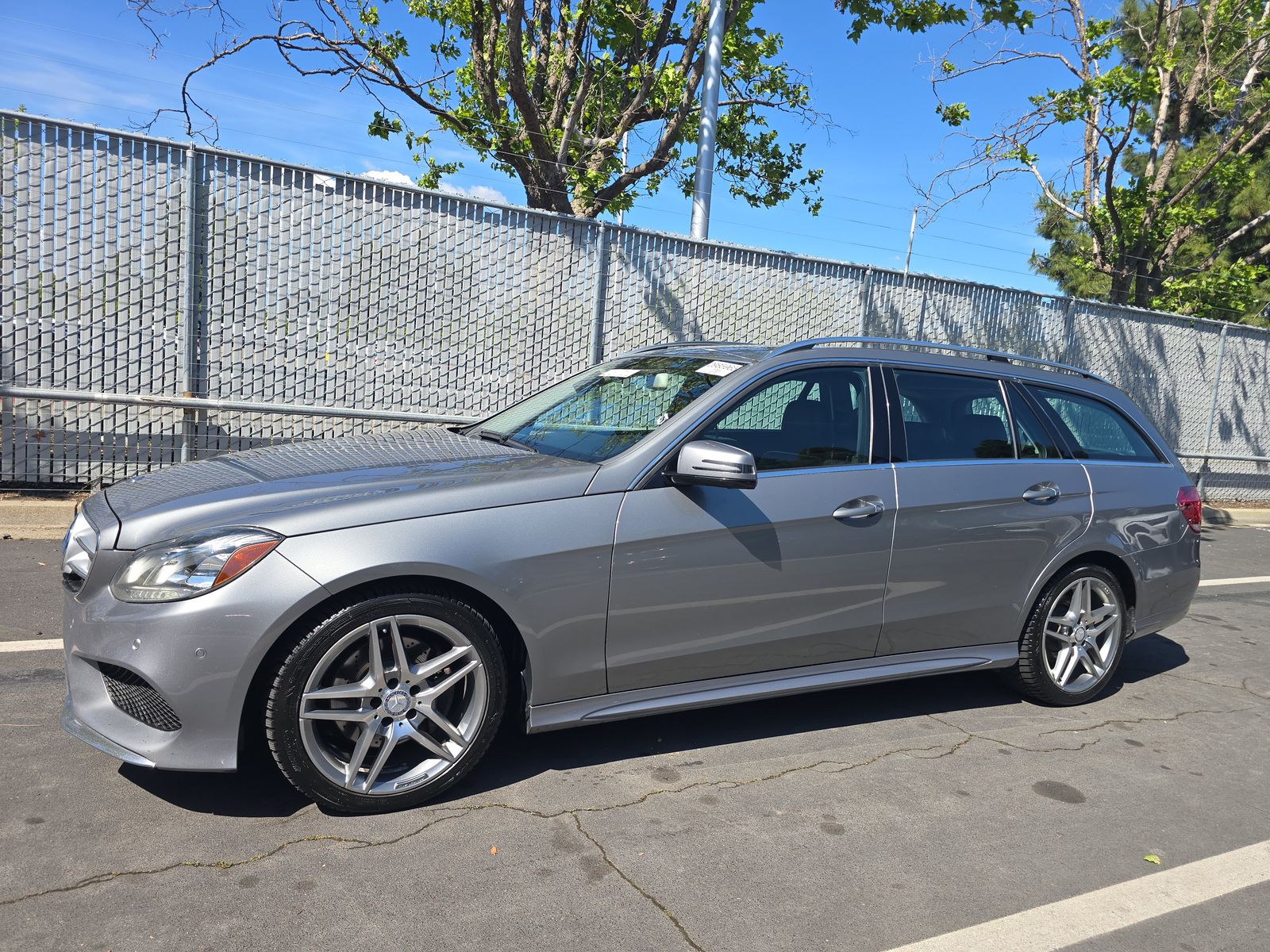 MERCEDES-BENZ E-CLASS - 1