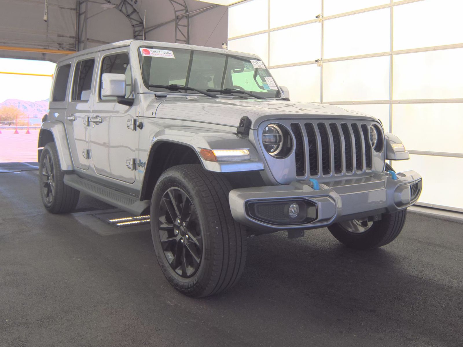 JEEP UNLIMITED 4XE SAHARA HIGH ALTITUDE - 4