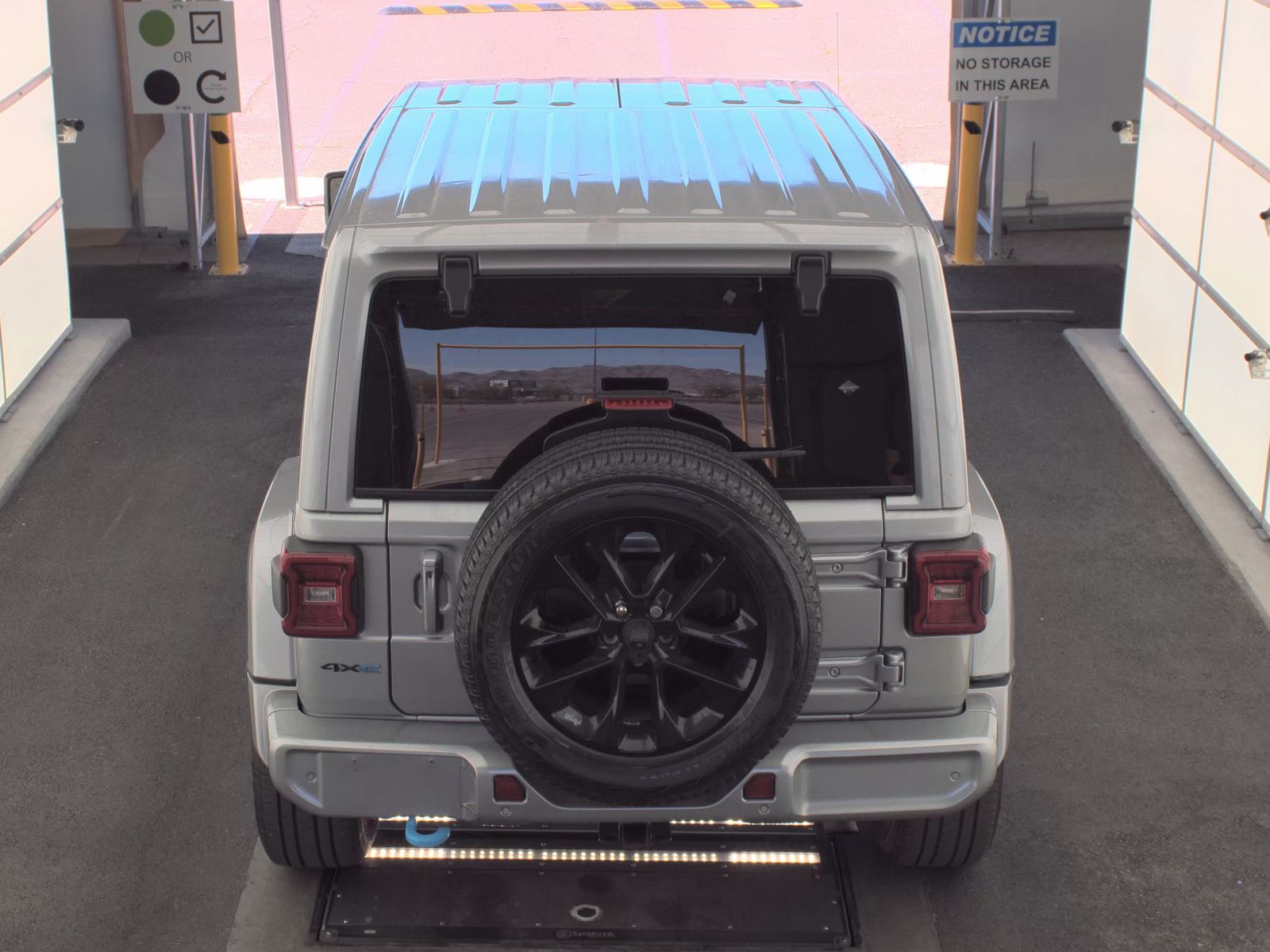 JEEP UNLIMITED 4XE SAHARA HIGH ALTITUDE - 6