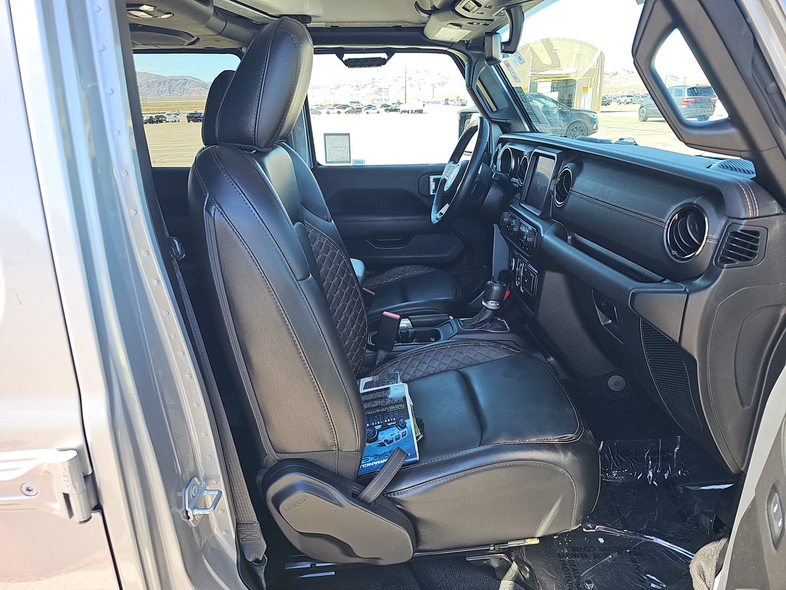 JEEP UNLIMITED 4XE SAHARA HIGH ALTITUDE - 9