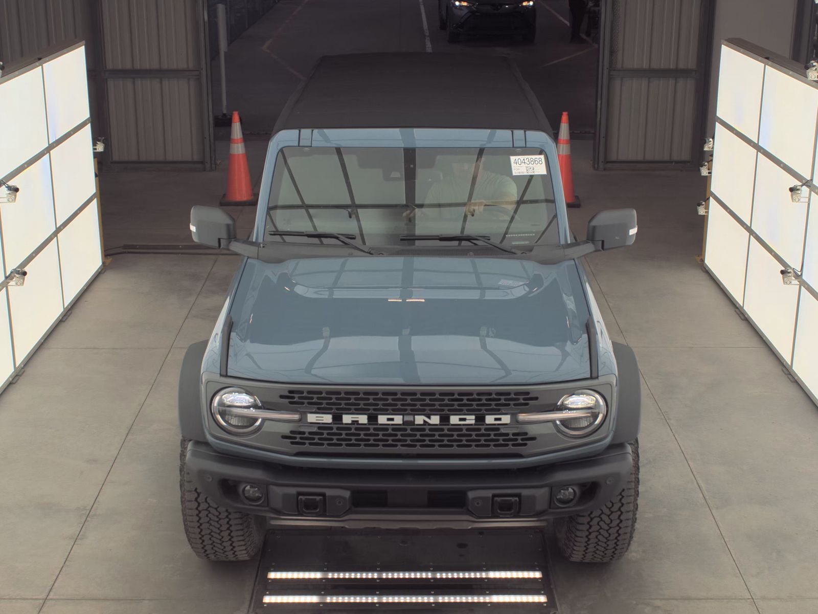FORD BRONCO - 3