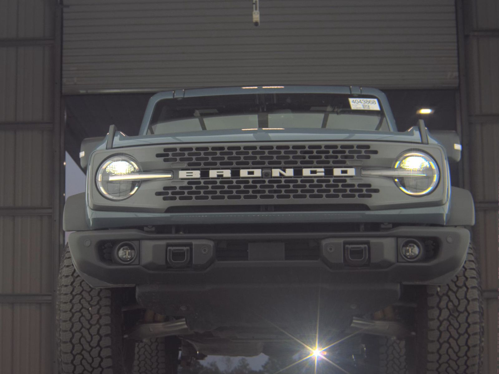 FORD BRONCO - 4
