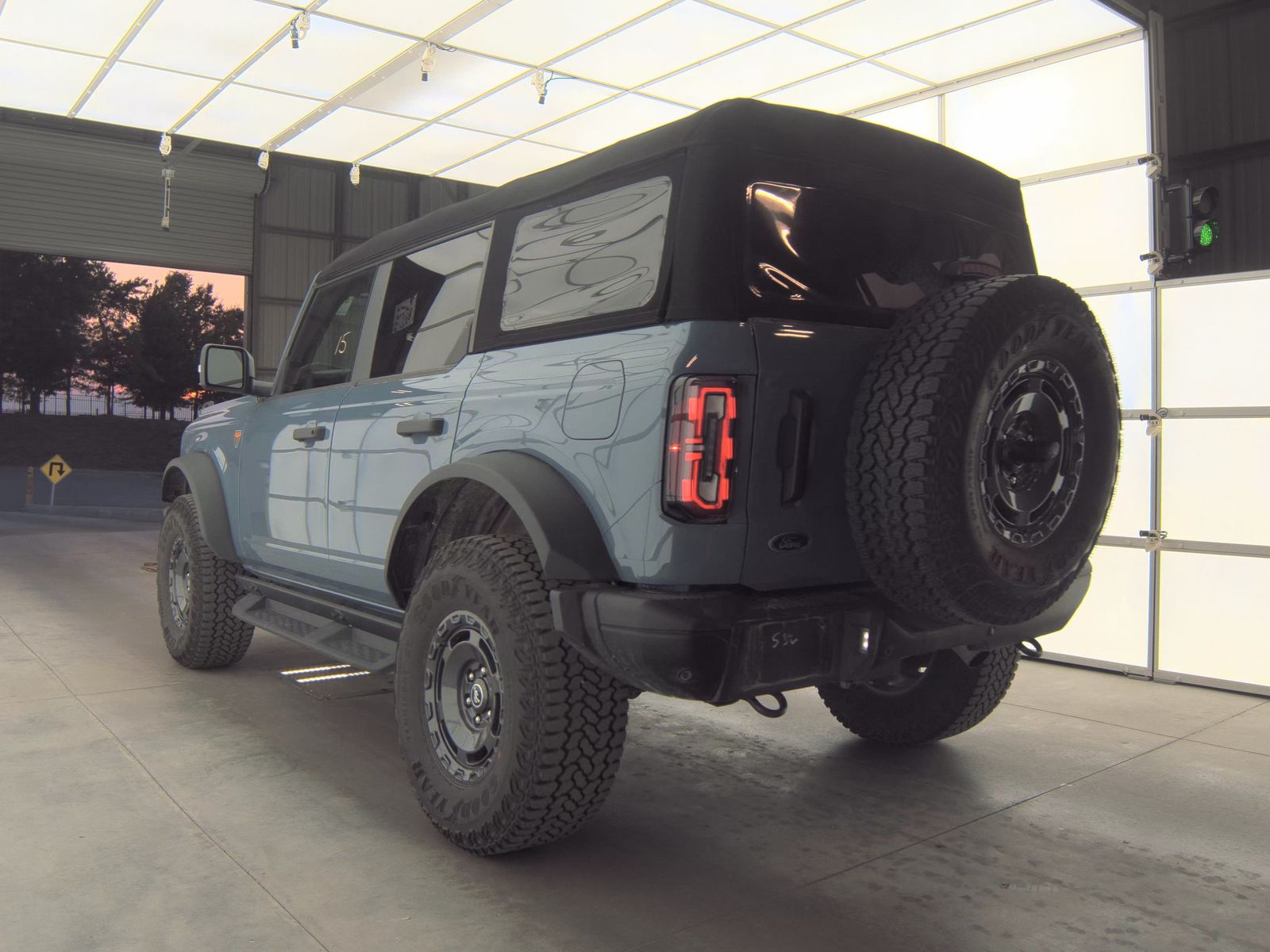 FORD BRONCO - 9