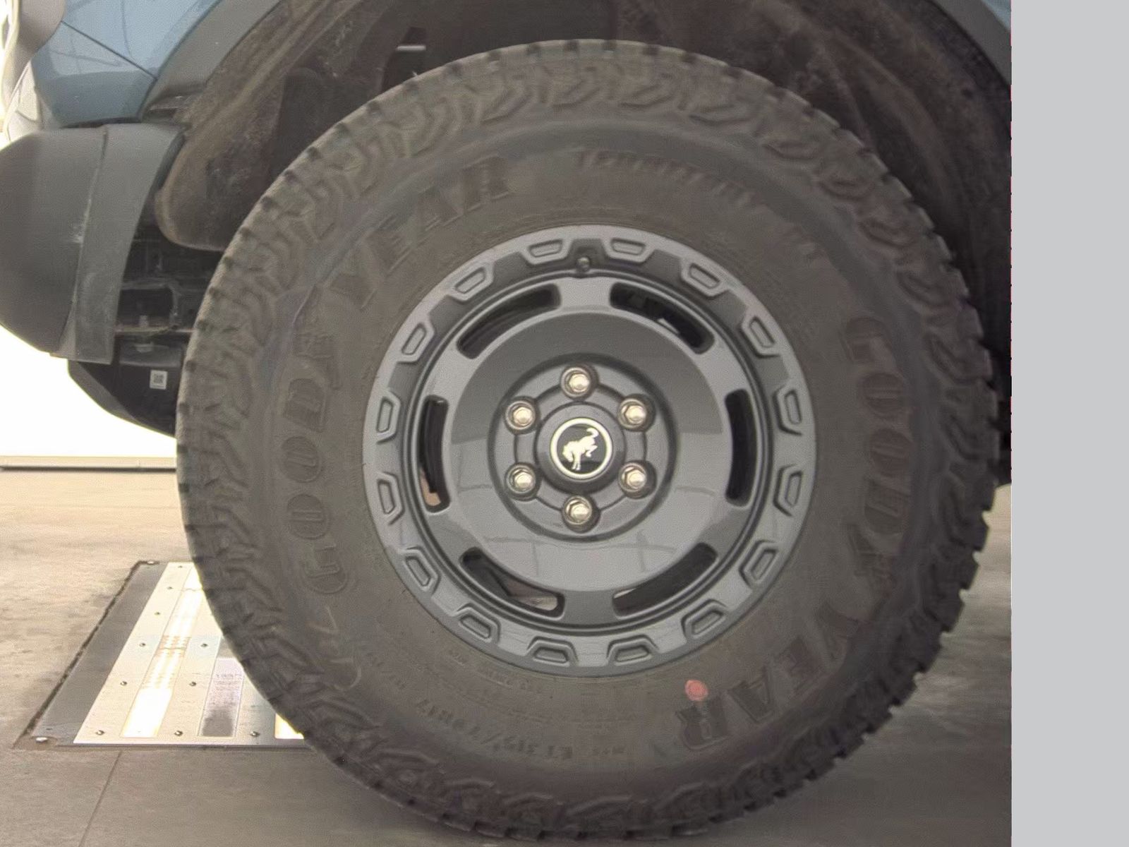 FORD BRONCO - 10