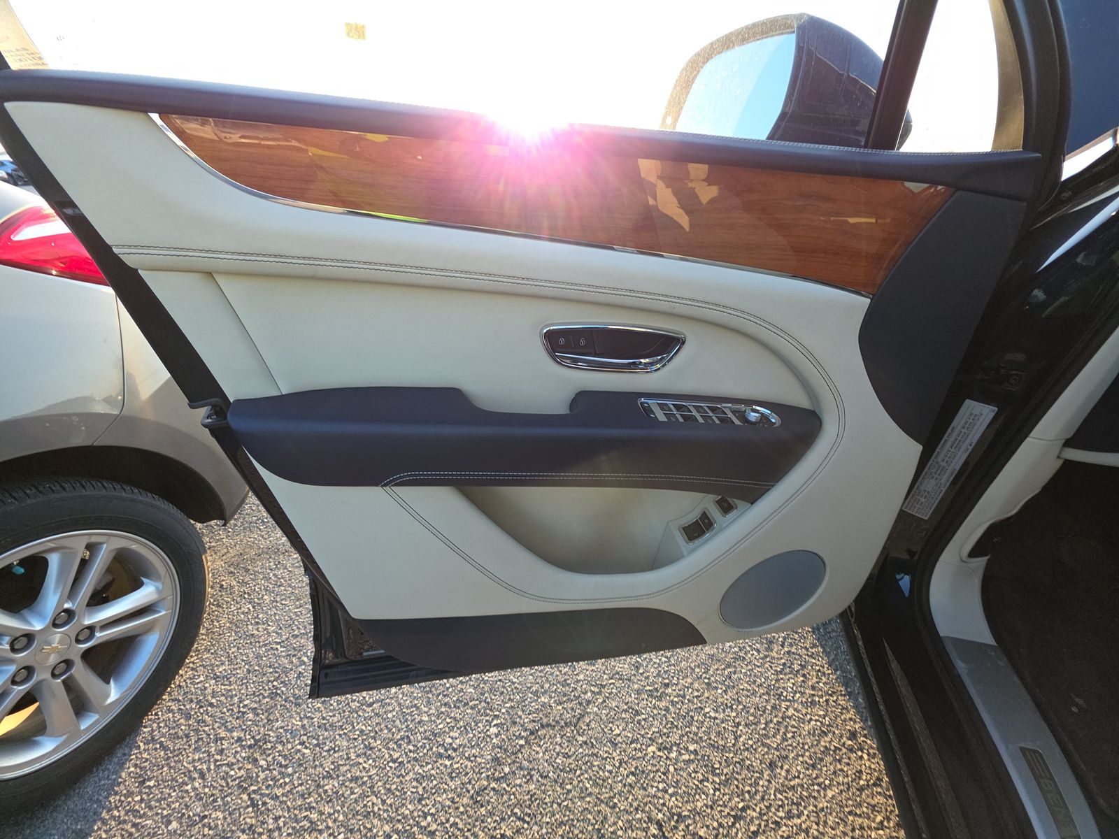 2023 Bentley Bentayga EWB Base AWD